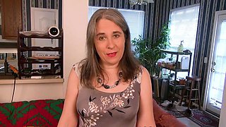 Old milf Kelli pleases her hairy pussy