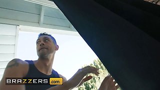 Brazzers - curvy payton preslee turns her workout into a cheating sesh with her deviant neighbor