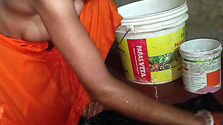 Bathing Nude Nabiya Bhabhi in Bathroom with his BF