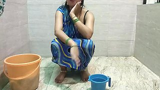 Stepmom Lets Step-Son Fuck Her Big Ass While Cleaning Clothes in Bathtub