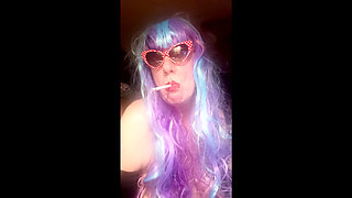 MATURE CD TS SMOKING VS120s IN HER BATHROOM