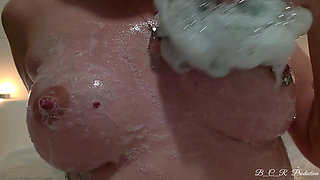Forbidden Sweet Lust in the Bubble Bath