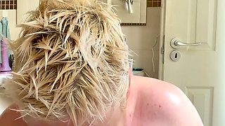 Shaving My Pussy with Squirt