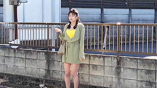 Housewife Who's Been Using Her Looks To Seduce