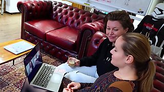 SMALL TIT BRUNETTE TATTOOED TEEN GIRLFRIEND CAUGHT IN SHOWER