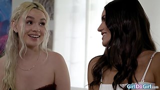 Busty milf sugarmommy has threesome with her teen sugarbabys