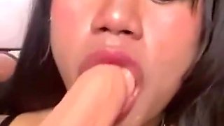 Sexy Pinay Filipina Enjoys Her Toys And Squirting
