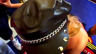 Amateur MILF does 69 on sex tape