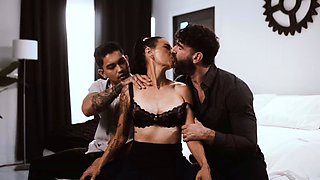SMALL TIT BRUNETTE TATTOOED TEEN GIRLFRIEND CAUGHT IN SHOWER
