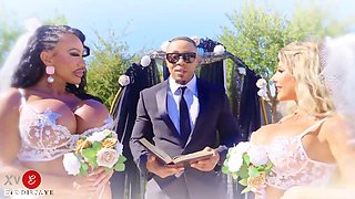 Ava Devine Pounds Kitana Montanas Ass in Threesome