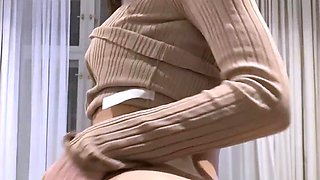 Amateur brunette teen in solo