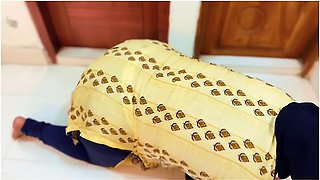 Arab Hot Maid Stuck: Please Hurry Up & Fuck My Big Ass Then Get Me Out Of Under Bed