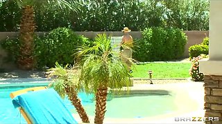 Brazzers - Blond bombshell Alexis Ford fucks her new poolboy