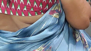 My Mother-in-law, a Tailor, Was Sewing Clothes, so I Had Sex with Her as if to Help Her.