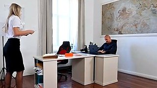 Anal Secretary! Micky Muffin vs Leo Casanova