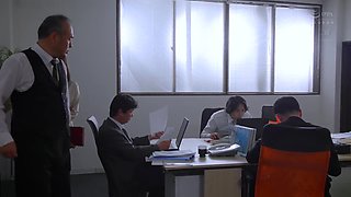 Married Woman Secretary, Sweat And Kiss-filled Creampie Sex In The Presidents Office. The First And Best Secretary Is Born. Yuuka Niizuma