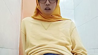 Hijab Asian Femboy Public Masturbate At Office Toilet