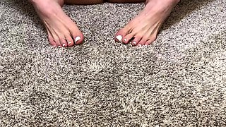 Flexible pale brunette with foot fetish does hot footjob
