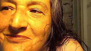 Armpit secrets after the bath... are you curious?