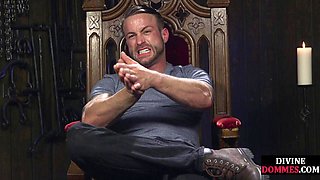 Dungeon latex dominas get pussy eaten