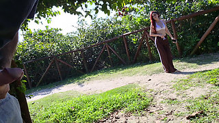 Risky Handjob for a Hot Babe in the Park!