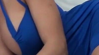 Sofia Cucci has live sex with big sex toys