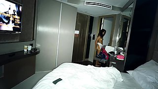 Sexy asian toys her pussy and ass on webcam