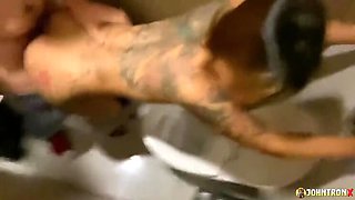 Asian amateur babe gets fucked hard in bathroom - Tattooed slut sucks cock and takes creampie