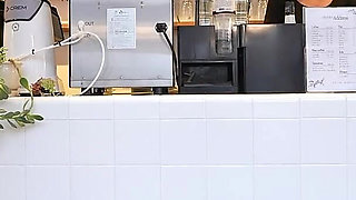 40-year-old Korean Guys Who Hit on Foreign Girls Working Part-time Jobs