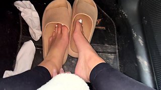 Flexible foot fetish masturbating with feet and hands