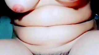 Virgin Delhi Girl Lavenya Was Seen Showing off Her Boobs. She Is Enjoying a Different Level of Enjoyment by Rubbing Her Ass on I