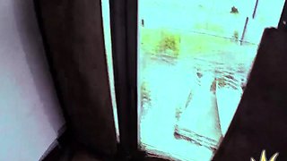 Public amateur MILF pussysmashed outdoor