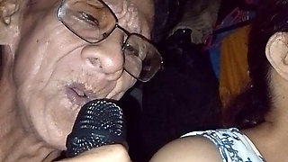 Bonding time coz her day off we sing together.