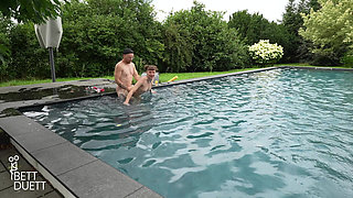 First Pool Fuck on Vacation!!