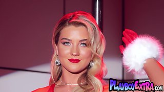 18yo Sapphire turns up the holiday heat