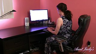 Cherise Masturbates at the Office