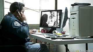 Modest Jenna Presley - blowjob scene - Brazzers Exxtra