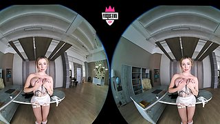 Amateur Webcam Teen Flashes Masturbates