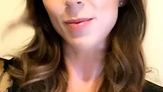Brunette Solo Webcam Masturbation