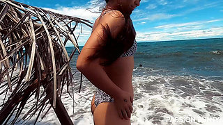 Sexy Model in Blog From Paradise Place