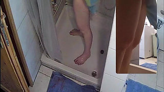 Kittienoone Showers and Masturbates