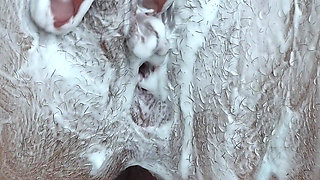Shaving a Pussy with a Trimmer and a Razor! Closeup!