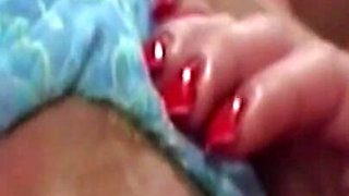 Retro Housewives Report Wet Pussies Cleaning Well