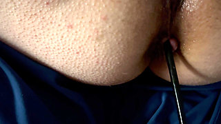 Fisting her pretty pussy