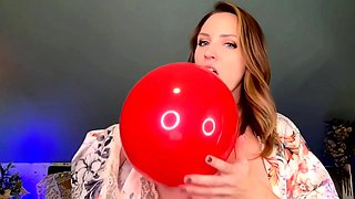Hot brunette from squirt masturbating on webcam