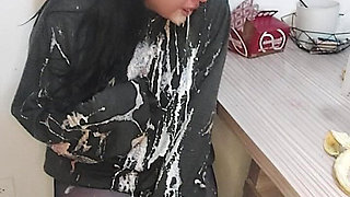 I Fill My Stomach with Food