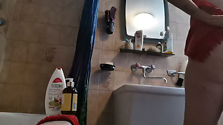 Shower Ritual Warm Water, Lather & Glistening Skin Pee and Farts