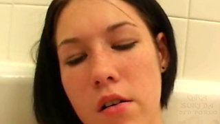 Cute Teen Allie Sin Masturbation in Bathtub