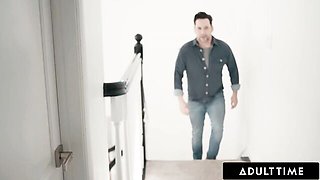 Lascivious Jennifer White and Tommy Pistol's pussyeating scene