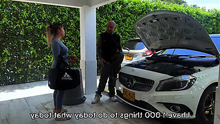 Colombian Woman Cheats on Her Husband with the Mechanic Just Before Leaving for the Gym